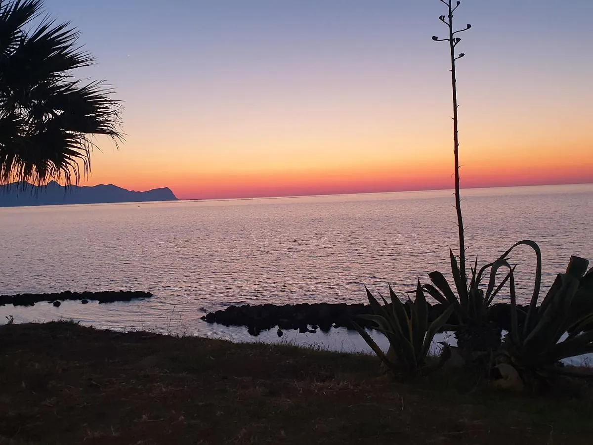 Appartamento Costantino In Villa Con Piscina Trappeto  Italia